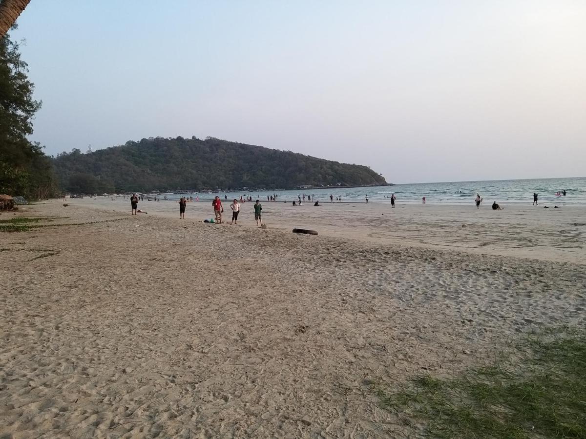 บ้านทะเลอิ่มเอม Bann Talay Im Eimm Ban Phe Buitenkant foto