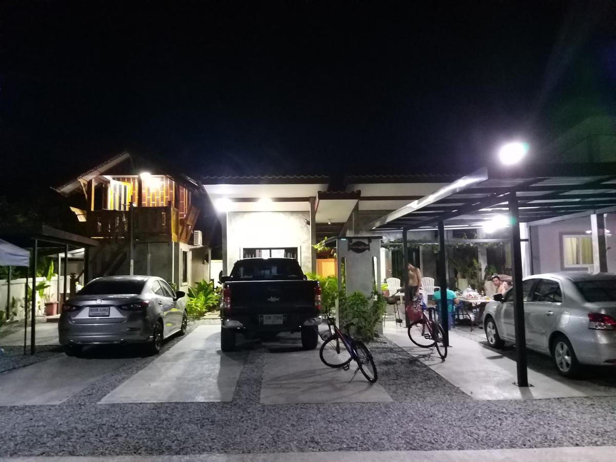 บ้านทะเลอิ่มเอม Bann Talay Im Eimm Ban Phe Buitenkant foto